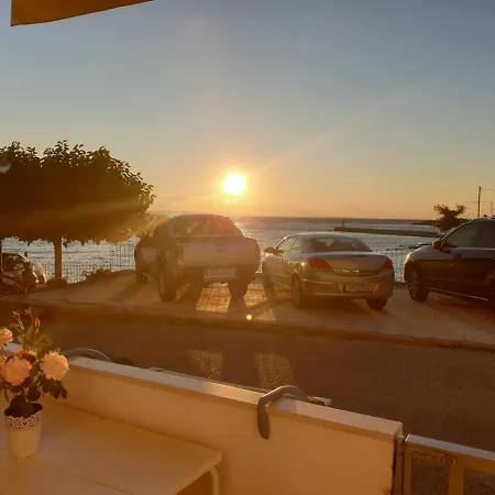 Sunset_apartments Only 15 Meters From The Sea Appart hôtel Neos Marmaras